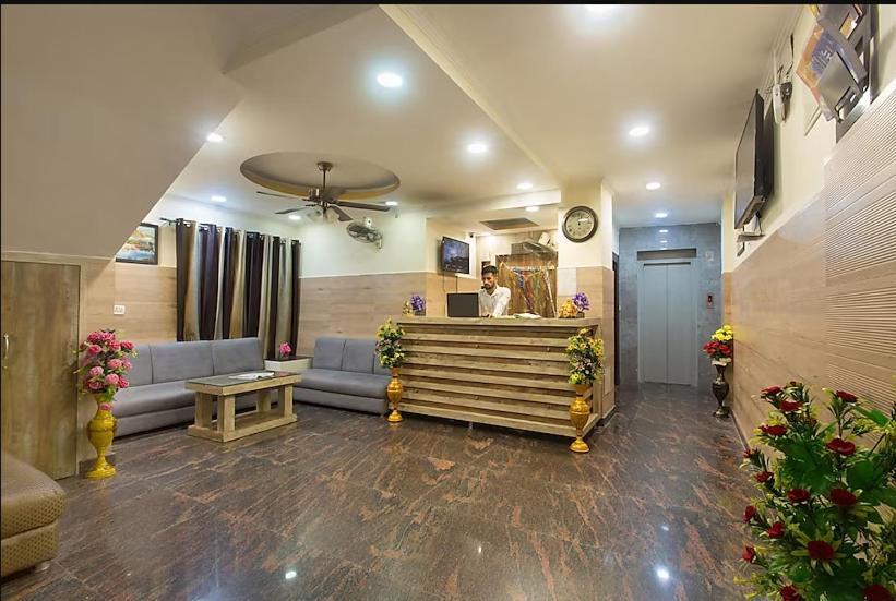 Trimrooms Trinity Katra Katra  Exterior photo
