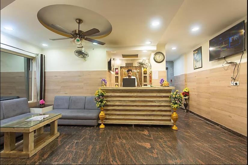 Trimrooms Trinity Katra Katra  Exterior photo